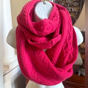 Vineyard Vines cable knit infinity scarf